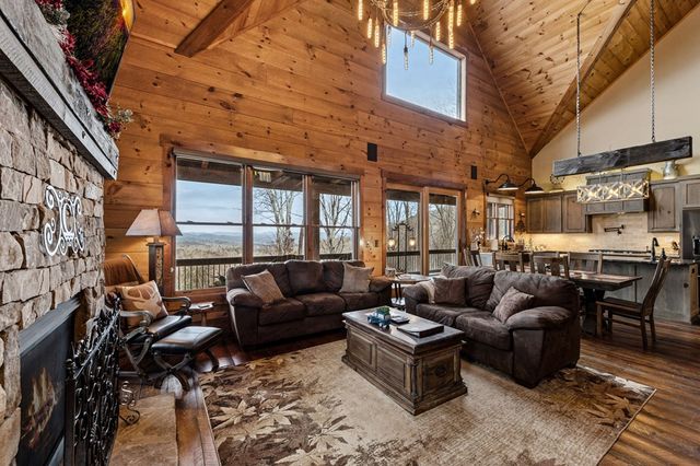 287 Scouts Overlook, Morganton, GA 30560