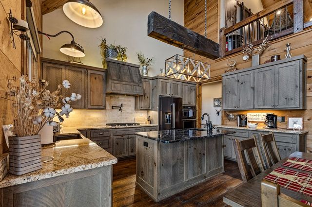 287 Scouts Overlook, Morganton, GA 30560