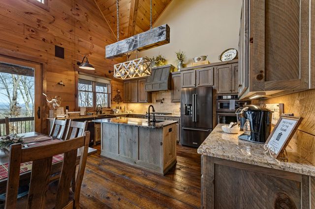 287 Scouts Overlook, Morganton, GA 30560