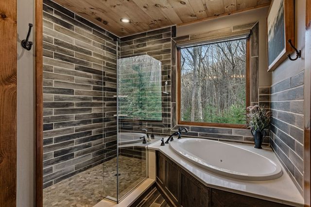 287 Scouts Overlook, Morganton, GA 30560