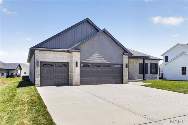 604 Tea Olive Boulevard, O'fallon, IL 62269