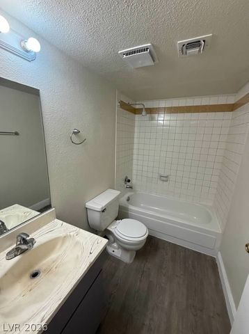 4941 Newport Cove Drive B, Las Vegas, NV 89119