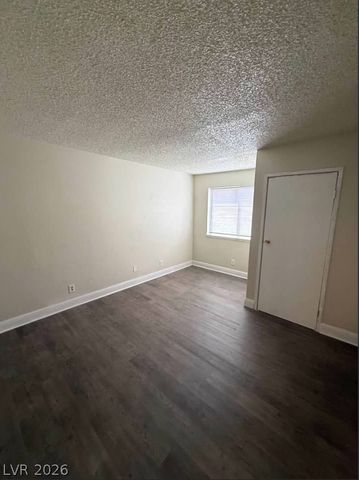 4941 Newport Cove Drive B, Las Vegas, NV 89119