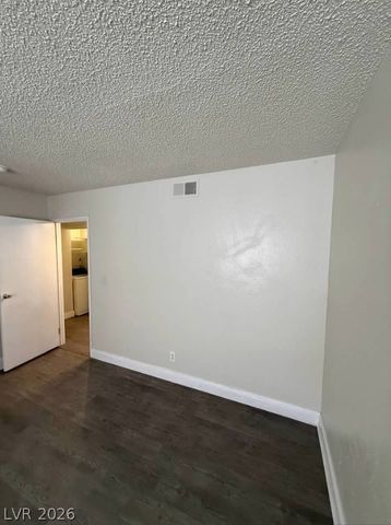 4941 Newport Cove Drive B, Las Vegas, NV 89119