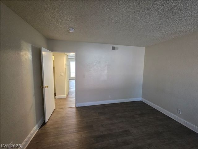 4941 Newport Cove Drive B, Las Vegas, NV 89119