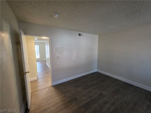 4941 Newport Cove Drive B, Las Vegas, NV 89119