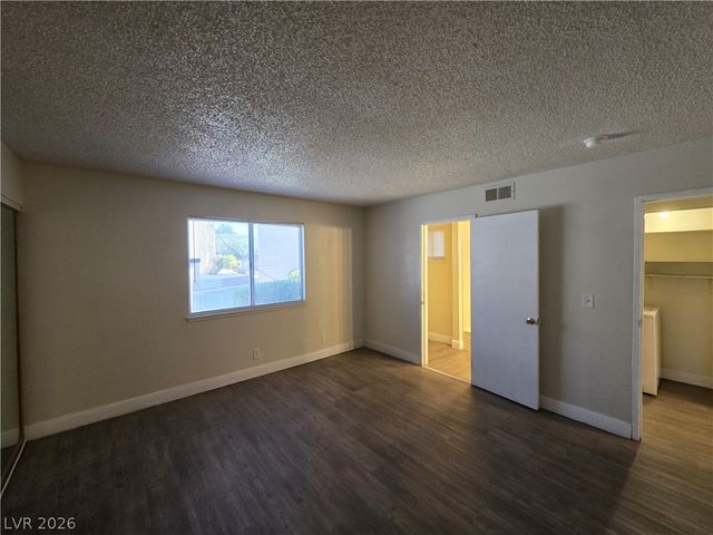 4941 Newport Cove Drive B, Las Vegas, NV 89119