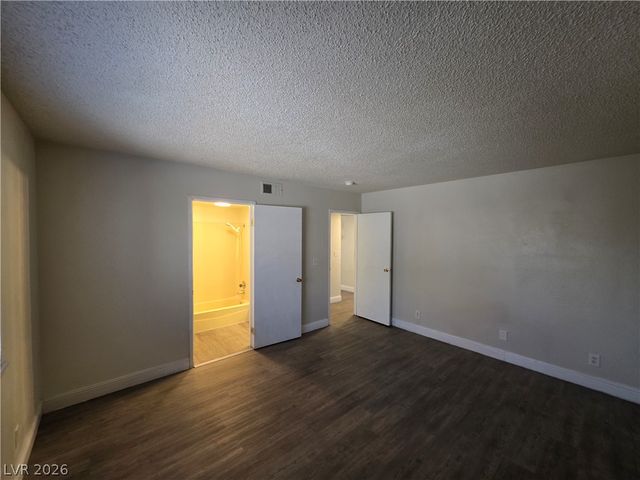 4941 Newport Cove Drive B, Las Vegas, NV 89119