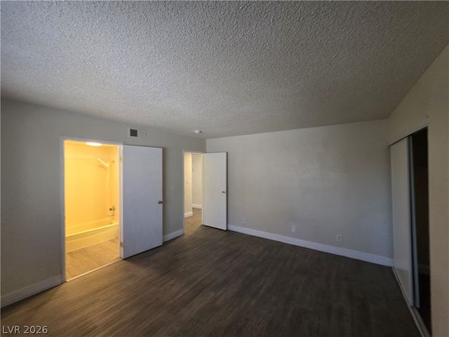 4941 Newport Cove Drive B, Las Vegas, NV 89119