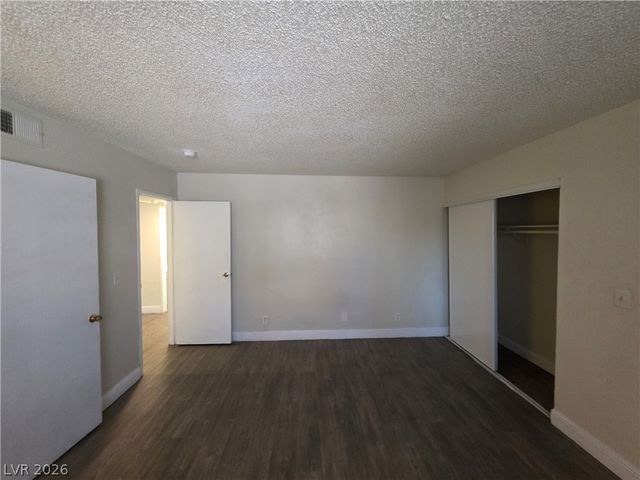 4941 Newport Cove Drive B, Las Vegas, NV 89119