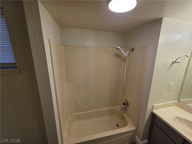 4941 Newport Cove Drive B, Las Vegas, NV 89119