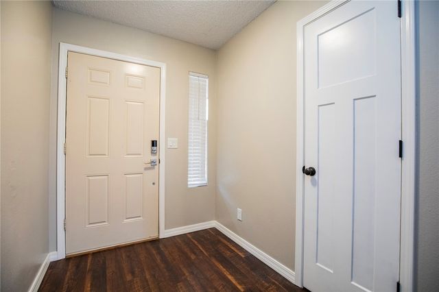 3154 W Shale Street, Fayetteville, AR 72704