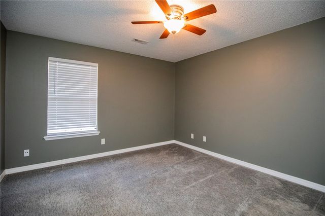 3154 W Shale Street, Fayetteville, AR 72704
