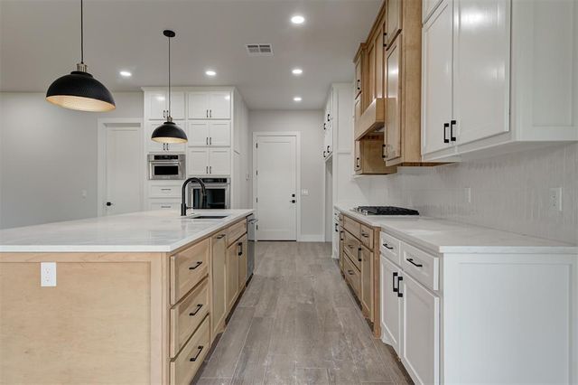 15428 Hatterly Lane, Edmond, OK 73013