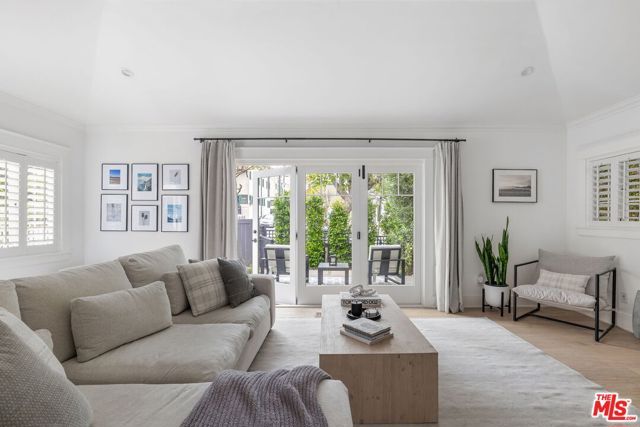 1617 N Vista Street, Los Angeles, CA 90046