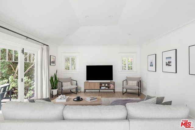 1617 N Vista Street, Los Angeles, CA 90046