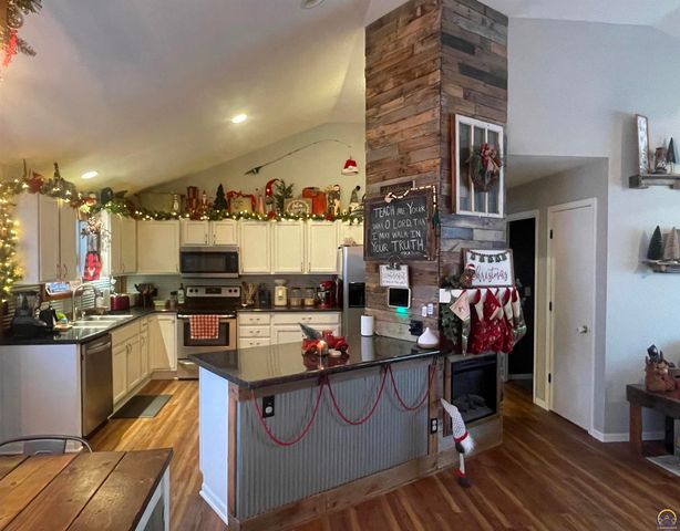 4430 SE Truman AVE, Topeka, KS 66609