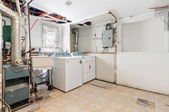 3206 63rd Avenue N, Brooklyn Center, MN 55429