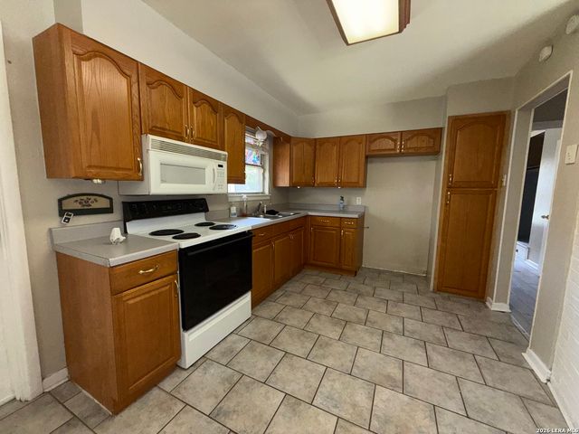 4519 Creekmoor Dr, San Antonio, TX 78220