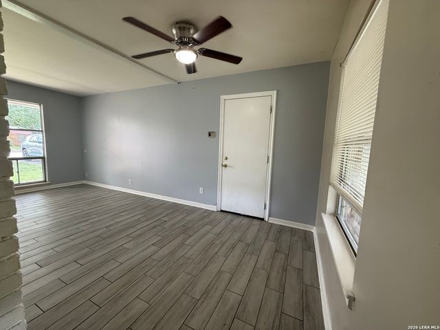 4519 Creekmoor Dr, San Antonio, TX 78220