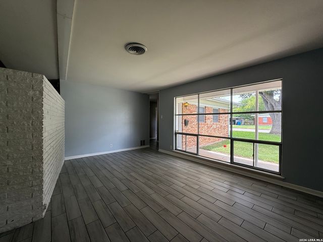 4519 Creekmoor Dr, San Antonio, TX 78220