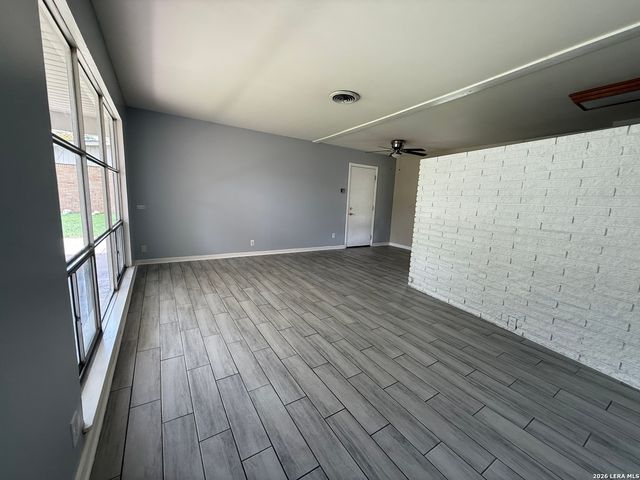 4519 Creekmoor Dr, San Antonio, TX 78220