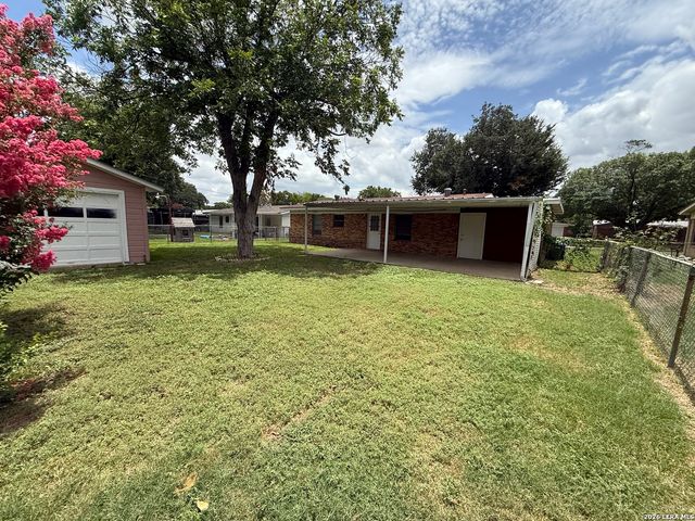 4519 Creekmoor Dr, San Antonio, TX 78220