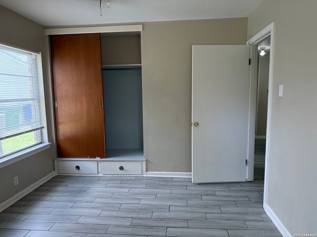 4519 Creekmoor Dr, San Antonio, TX 78220