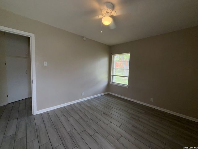 4519 Creekmoor Dr, San Antonio, TX 78220