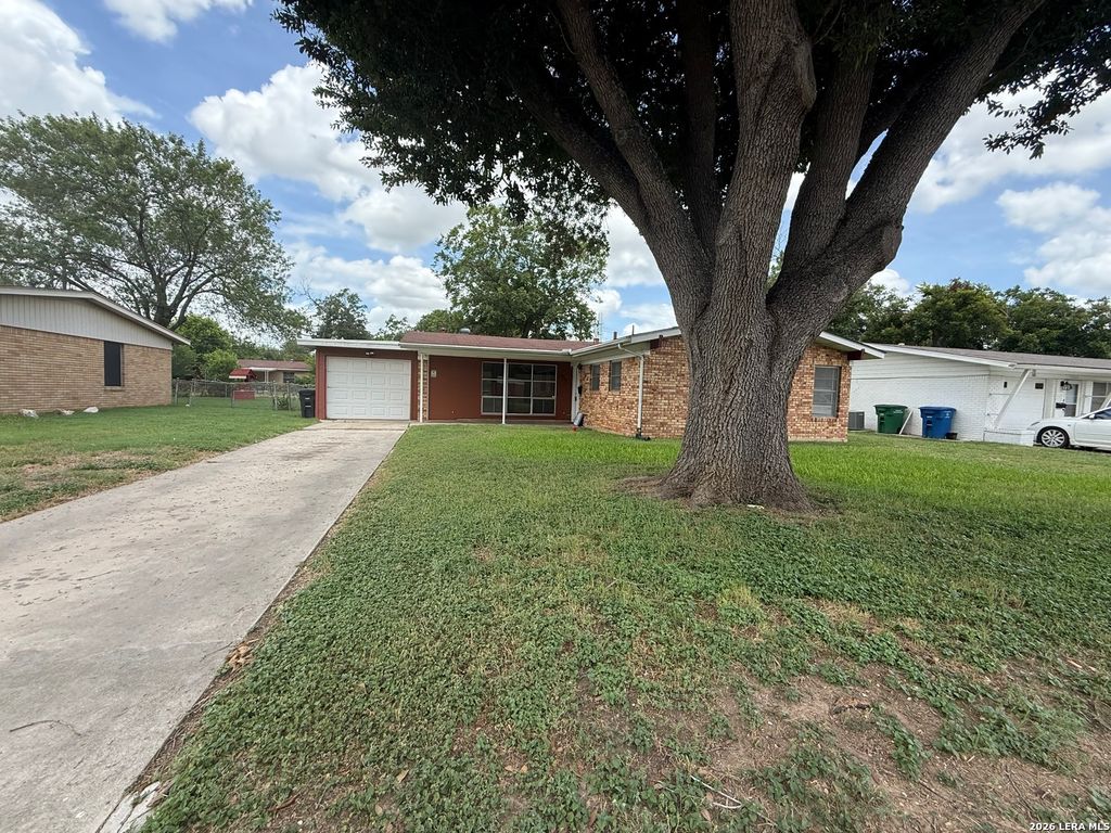 4519 Creekmoor Dr, San Antonio, TX 78220