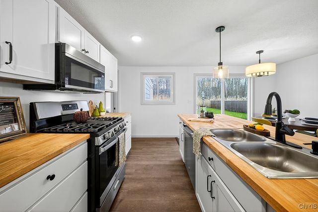 105 Florida Road South, Salina, NY 13211