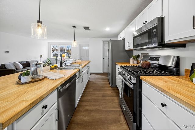 105 Florida Road South, Salina, NY 13211