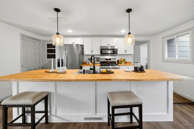 105 Florida Road South, Salina, NY 13211