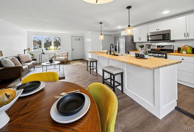 105 Florida Road South, Salina, NY 13211