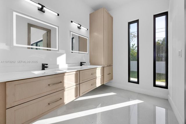 472 S Royal Poinciana Blvd, Miami Springs, FL 33166