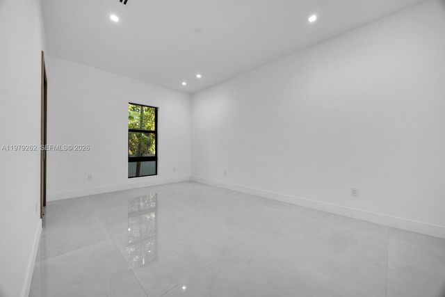 472 S Royal Poinciana Blvd, Miami Springs, FL 33166