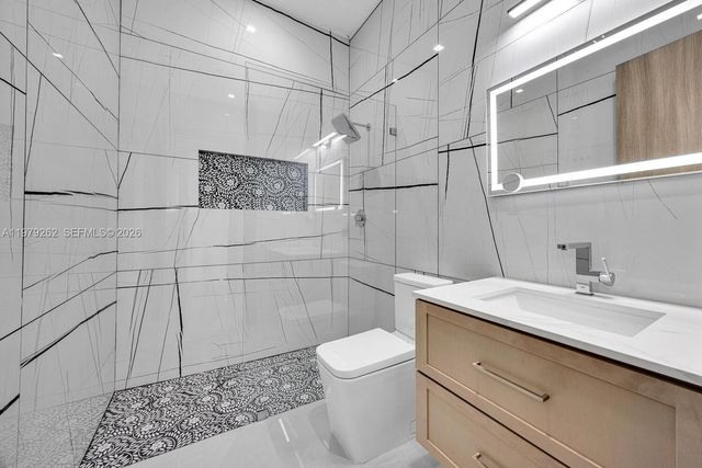 472 S Royal Poinciana Blvd, Miami Springs, FL 33166