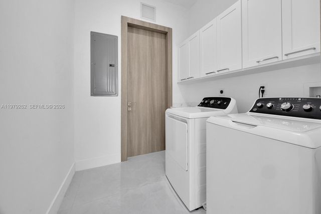 472 S Royal Poinciana Blvd, Miami Springs, FL 33166