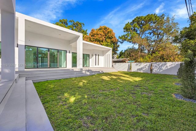 472 S Royal Poinciana Blvd, Miami Springs, FL 33166