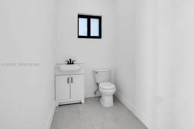 472 S Royal Poinciana Blvd, Miami Springs, FL 33166