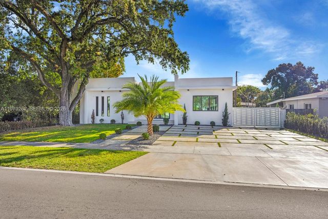 472 S Royal Poinciana Blvd, Miami Springs, FL 33166