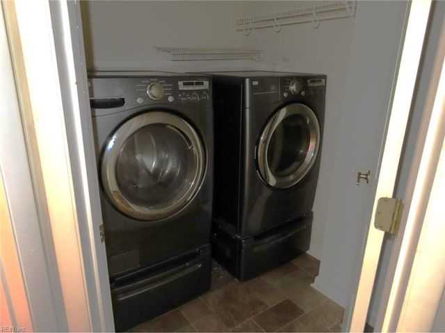 318 Dunnavant LN, Newport News, VA 23606