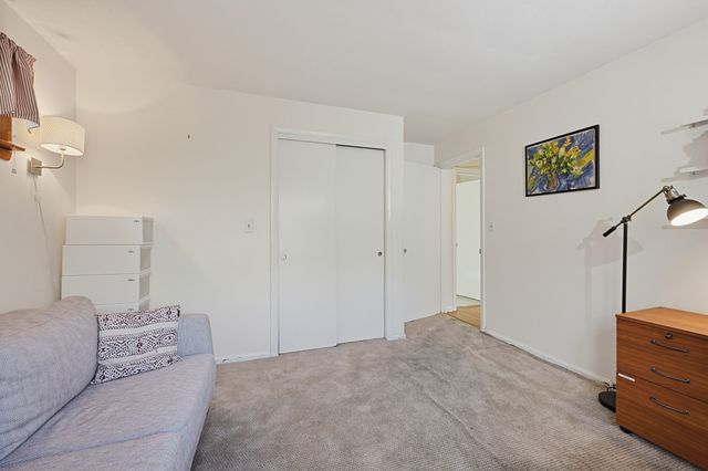 22 Jacqueline Rd D, Waltham, MA 02452