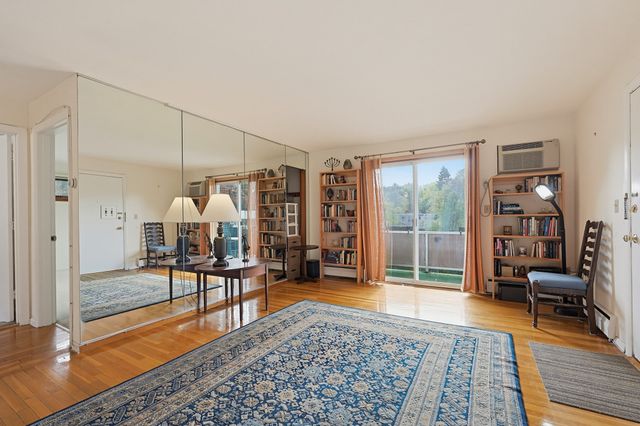 22 Jacqueline Rd D, Waltham, MA 02452