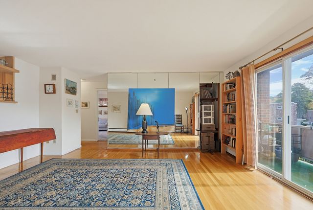 22 Jacqueline Rd D, Waltham, MA 02452