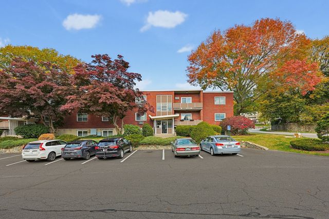 22 Jacqueline Rd D, Waltham, MA 02452