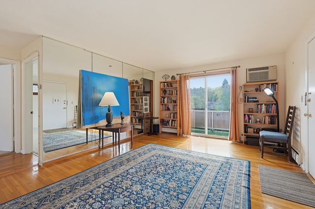 22 Jacqueline Rd D, Waltham, MA 02452