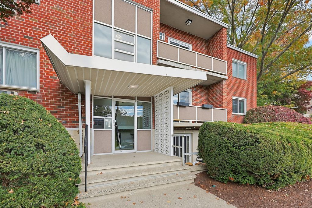 22 Jacqueline Rd D, Waltham, MA 02452