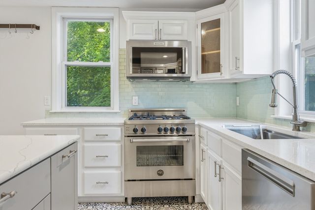 20 Ocean Ave 4, Marblehead, MA 01945