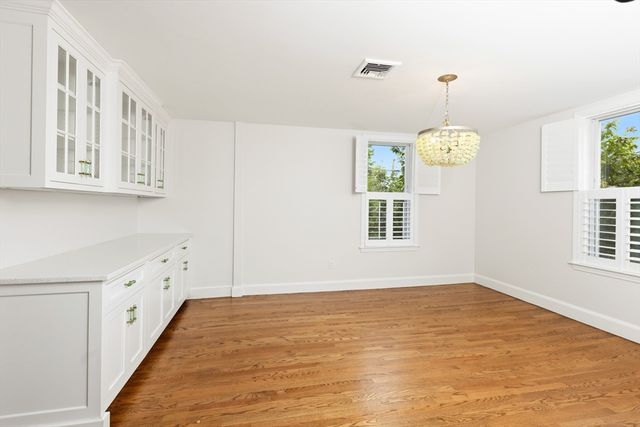 20 Ocean Ave 4, Marblehead, MA 01945